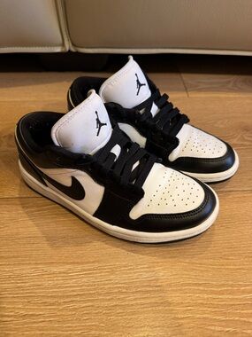 Nike Jordan Low Top Sneakers - Black & White - womens